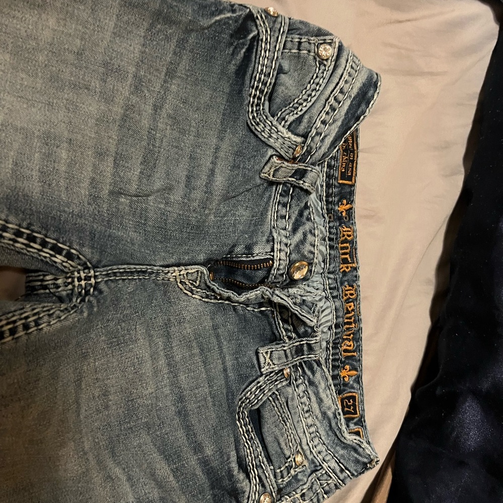 Size 27 rock revival capris in perfect shape